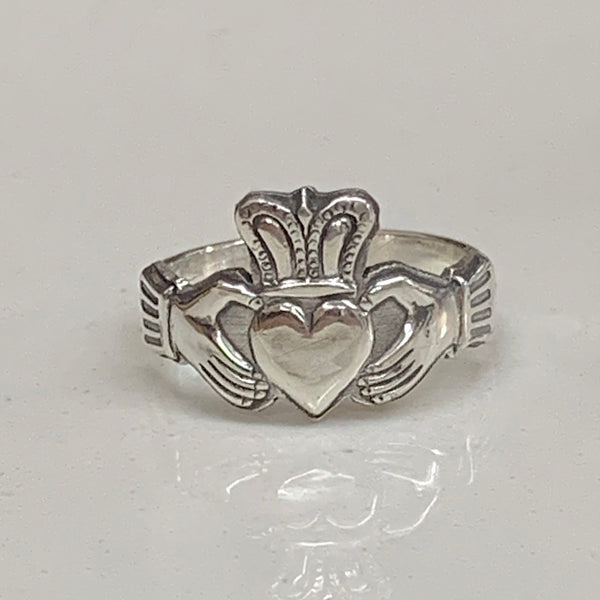 Claddagh ring in Sterling silver