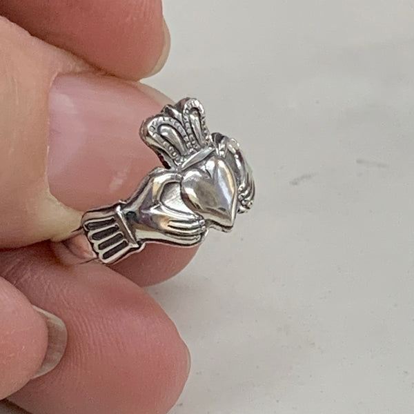 Claddagh ring in Sterling silver
