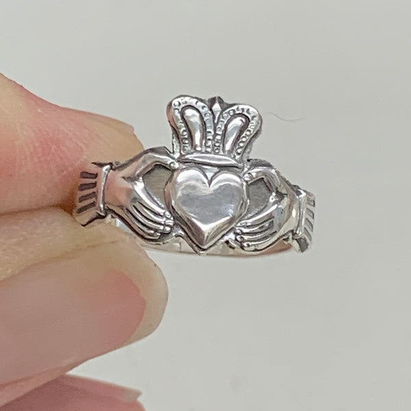 Claddagh ring in Sterling silver