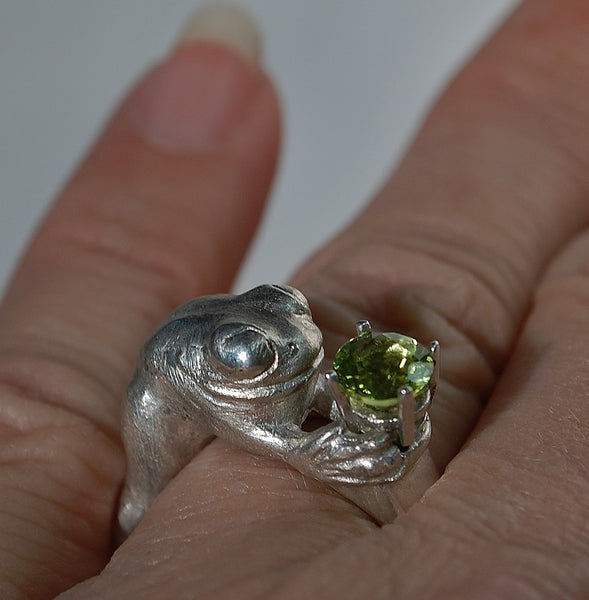 Fairytale Romance - Sterling silver frog ring with gemstone