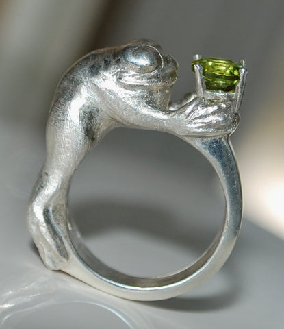 Fairytale Romance - Sterling silver frog ring with gemstone