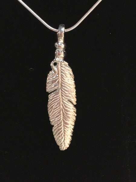 Lift - Feather necklace