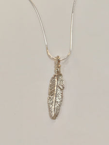 Lift - Feather necklace