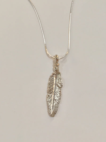 Lift - Feather necklace